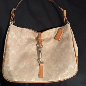 Coach 6091 Signature Hampton Bag With Clip Closure